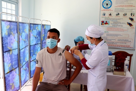 Kon Rẫy triển khai tiêm vắc xin phòng, chống dịch Coivd-19